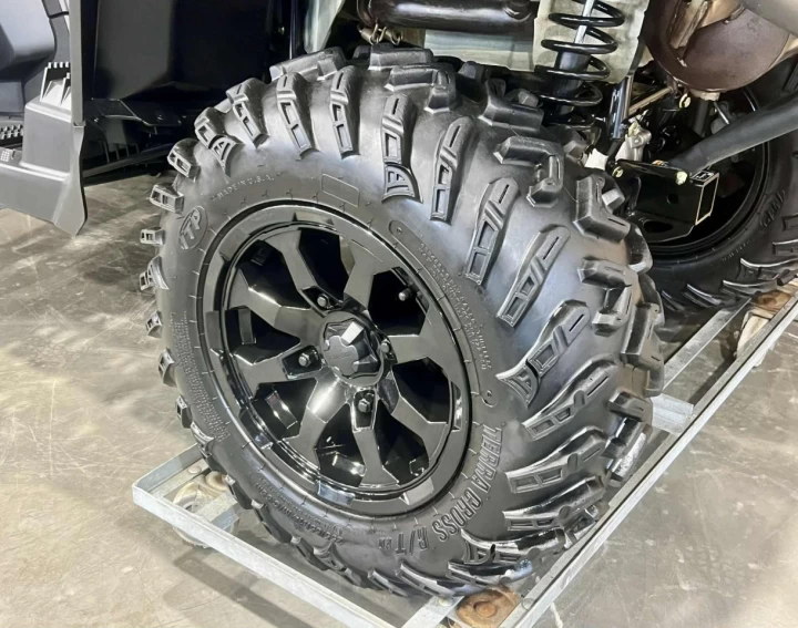 2024 BRP CAN-AM OUTLANDER MAX XT 700 EFI + DPS + 4X4 + SEULEMENT 564 KM + RARE & CONDITION A1 