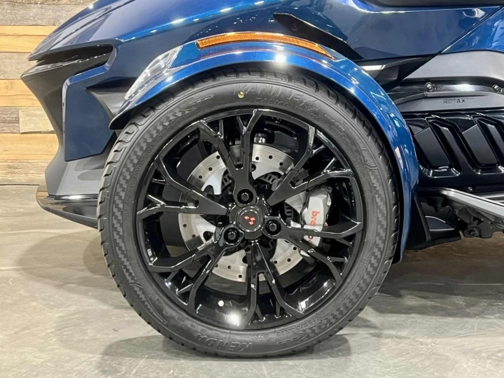 2022 BRP CAN-AM SPYDER RT SE-6 (SEMI-AUTOMATIQUE) AVEC 55901 KM + MODELE & COULEUR RARE + CONDITION A1 