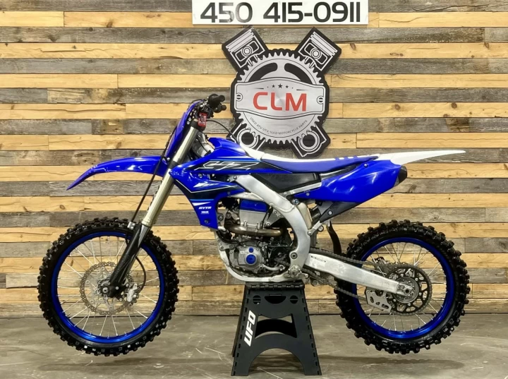 2021 YAMAHA YZ 450F + SEULEMENT 30 HR + FULL EXHAUST FMF RACING + MX-MOTOCROSS-ENDURO + RARE & CONDITION A1 