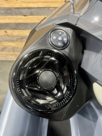 2024 BRP SEA-DOO RXT-X 325 H.P + IBR + VTS + PREMIUM AUDIO + TECH PKG + 40 HR + 3 PASSAGERS + RARE 