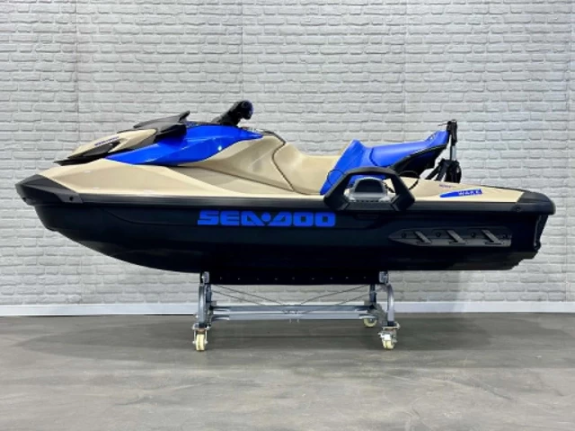 BRP SEA-DOO WAKE 170 H.P + IBR + VTS + IDF + 3 PASSAGERS + 6 HR SEULEMENT + TOUR & RACK + RARE & A1  2025