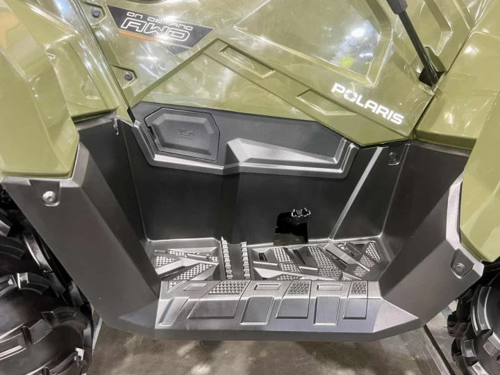 2023 POLARIS SPORTSMAN 450 H.O EFI + 4X4 + SEULEMENT 9 KM + PARE CHOC HD + CONDITION IMPECCABLE A1 
