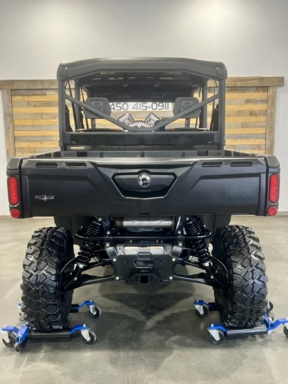 2024 BRP CAN-AM DEFENDER MAX CREW HD-10 ÉDITION LONE STAR + 4WD + DPS + SEULEMENT 10 KM + 6 PASSAGERS + RARE & COMME NEUF 