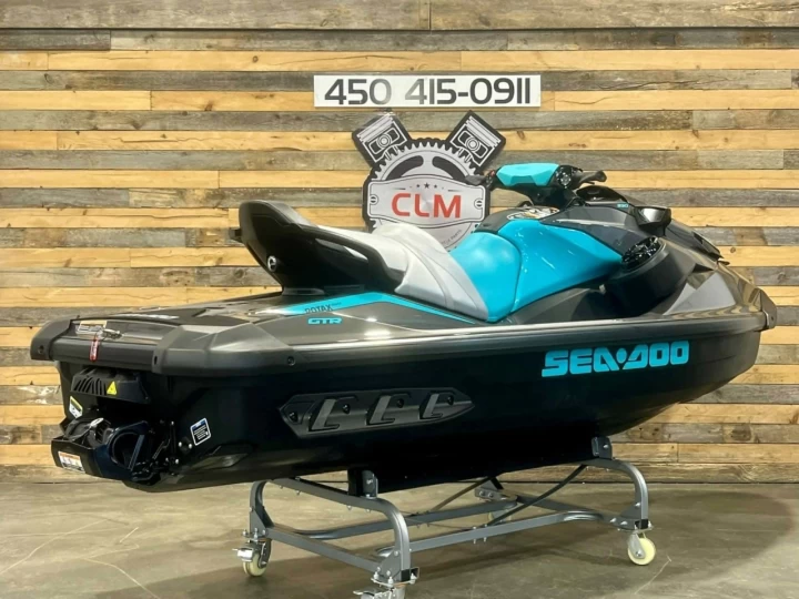 2025 BRP SEA-DOO GTR 230 H.P + IBR + VTS + AUDIO PREMIUM + 3 PASSAGERS + SEULEMENT 59 HR + RARE & A1 