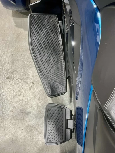 2022 BRP CAN-AM SPYDER RT SE-6 (SEMI-AUTOMATIQUE) AVEC 55901 KM + MODELE & COULEUR RARE + CONDITION A1 