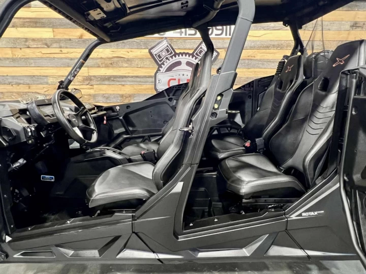 2023 BRP CAN-AM COMMANDER MAX CREW 1000R EFI + 4X4 + DPS + SEULEMENT 154 KM / 17 HR + 4 PASSAGERS + RARE & A1 