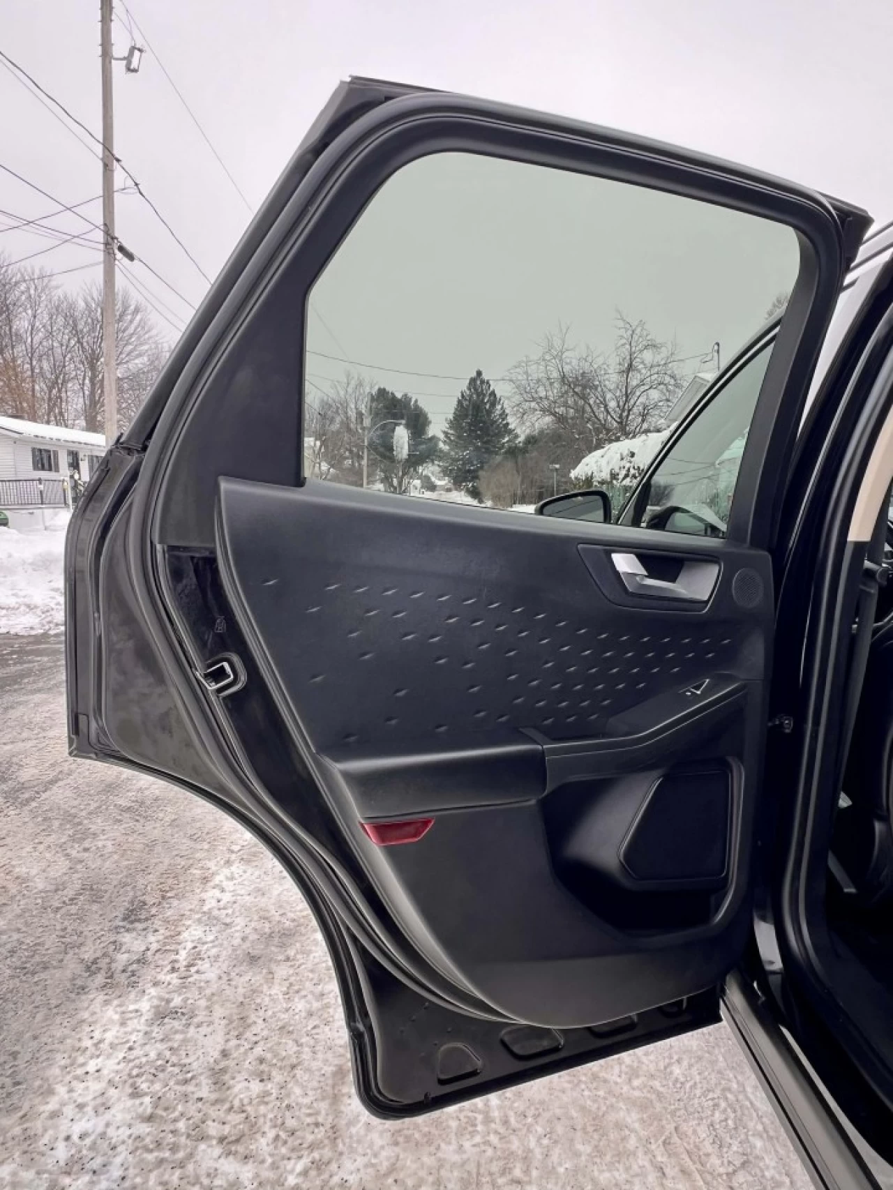 2020 FORD ESCAPE TITANIUM HYBRIDE AWD + 91150 KM + MODELE LUXUEUX & TOUTE ÉQUIPÉE  Image principale