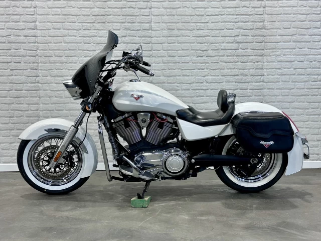 VICTORY BOARDWALK 1731 cc = 110 p.c EFI + CRUISER - TOURING + RARE & A1  2013
