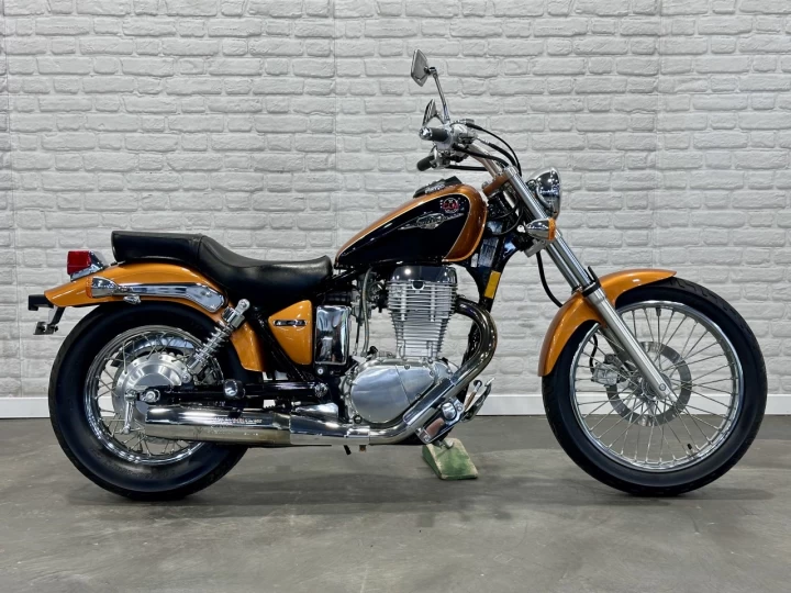 2013 SUZUKI BOULEVARD S40 650 cc + SEULEMENT 22408 KM + RARE & A1 