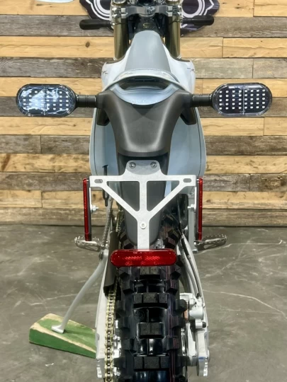 2025 STARK FUTURE VARG EX 60 H.P @ 80 H.P + LÉGALE SUR LA ROUTE + 0KM NEUVE + 2 ANS DE GARANTIE 