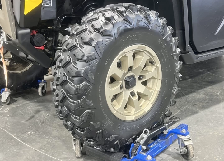 2025 BRP CAN-AM DEFENDER MAX CREW HD-10 LIMITED + 4X4 + DPS + HVAC + AUDIO + 5200 KM + GARANTIE + RARE & A1 