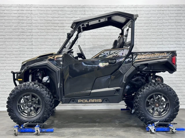 POLARIS GENERAL XP 1000 EFI PREMIUM DELUXE + 4WD + EPS + AUDIO + SEULEMENT 3425 KM + RARE & A1  2023