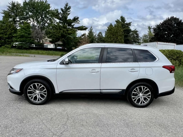 MITSUBISHI OUTLANDER E.S AWD/4X4 + 7 PASSAGERS + CUIR + TOUTE ÉQUIPÉE + A1  2017