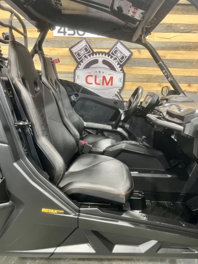 2025 BRP CAN-AM COMMANDER XT-P 1000R EFI + 4WD + DPS + FOX + SEULEMENT 1049 KM + RARE & IMPECCABLE A1 