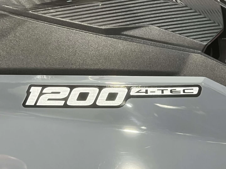 2016 BRP SKI-DOO GRAND TOURINF L.E 1200 EFI 4-TEC 137'' + REV XS + 19145 KM + CONDITION A1 