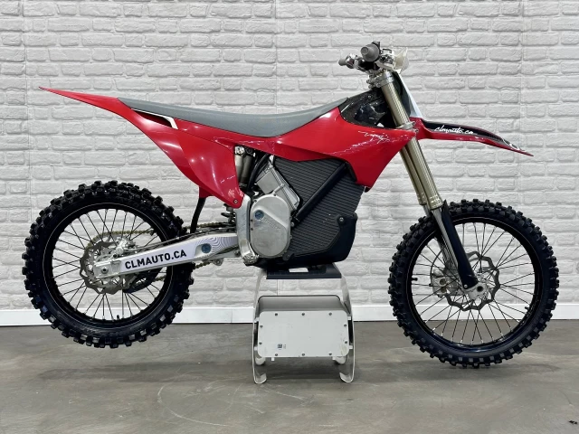 STARK FUTURE VARG 1..2 MX ALPHA 80 H.P + 100% VE-MOTOCROSS ELECTRIQUE + UNITÉ DÉMO 70 HR + GARANTIE 2028 + RARE & A1  2026