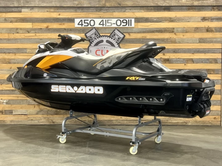 2012 BRP SEA-DOO RXT 260 HP IS = SUSPENSION INTELLIGENTE + SEULEMENT 117 HR + 3 PASSAGERS + MODELE RARE + 