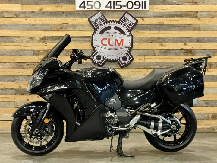 2015 KAWASAKI CONCOURS 14 ABS + SEULEMENT 32865 KM + SACCOCHE + PARE-BRISE GIVI 