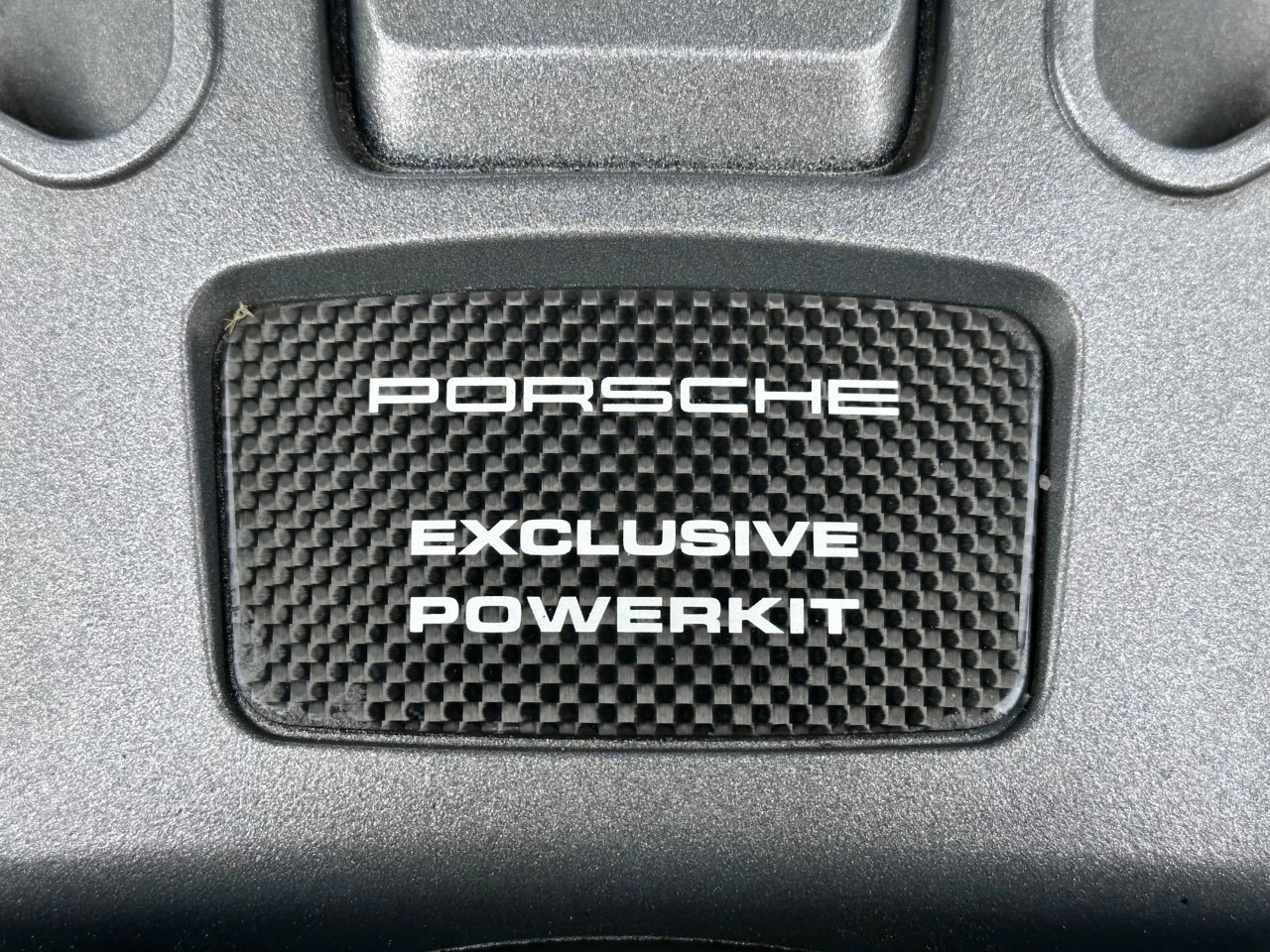 2017 PORSCHE MACAN TURBO + 440 HP AVEC ENS.PERFORMANCE PORSCHE + 4WD + MAGS 21'' + TOUTE ÉQUIPÉE  Image principale