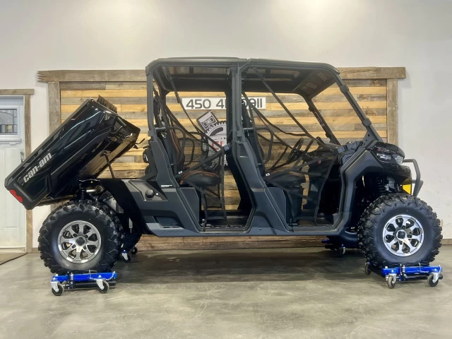 BRP CAN-AM DEFENDER MAX CREW HD-10 ÉDITION LONE STAR + 4WD + DPS + SEULEMENT 10 KM + 6 PASSAGERS + RARE & COMME NEUF  2024