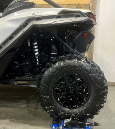 2023 BRP CAN-AM MAVERICK MAX X3 DS TURBO 135 HP + DPS + 4X4 + SEULEMENT 375 KM + CONDITION A1 