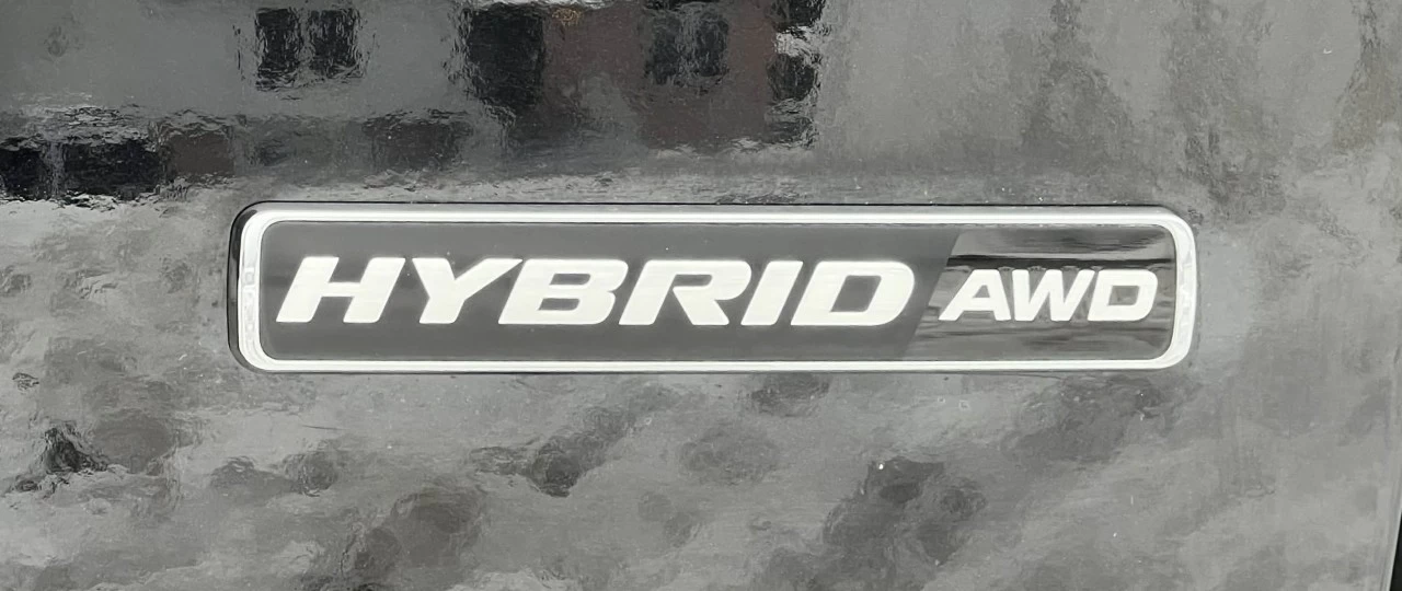 2020 FORD ESCAPE TITANIUM HYBRIDE AWD + 91150 KM + MODELE LUXUEUX & TOUTE ÉQUIPÉE  Image principale