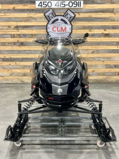 2023 BRP SKI-DOO RENEGADE X 850 E-TEC 137'' + REV GEN5 + SEULEMENT 5718 KM + CONDITION A1 