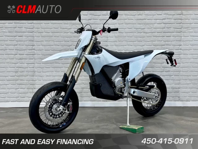 STARK FUTURE VARG SM = SUPERMOTARD 60HP @ 80 HP + 100% VE MOTO ÉLECTRIQUE LÉGALE SUR ROUTE + NEUF + GARANTIE 2 ANS  2026