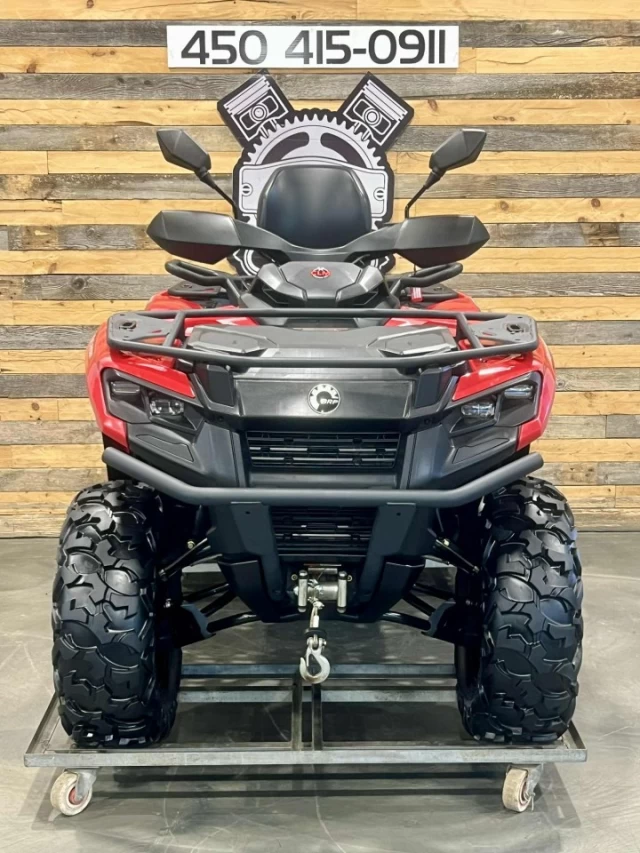 BRP CAN-AM OUTLANDER MAX 700 XT EFI + DPS + 4X4 + 742 KM SEULEMENT + TREUIL + MAGS  2023