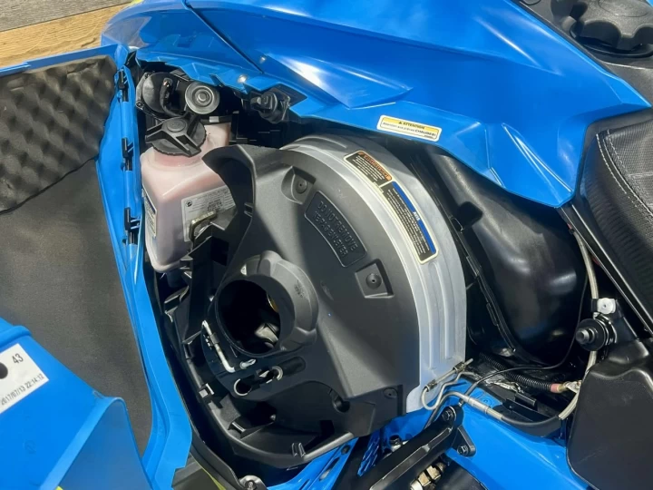 2018 BRP SKI-DOO RENEGADE BACKCOUNTRY X 850 E-TEC 146'' X 2'' + REV GEN4 + COULEUR RARE 