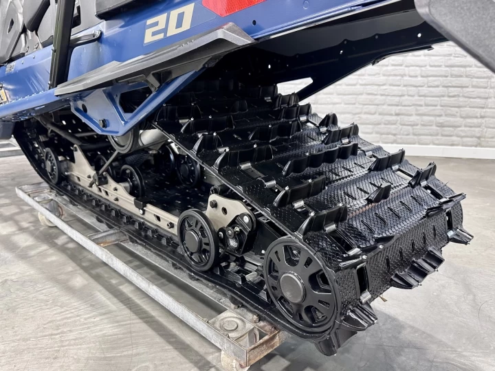2025 BRP SKI-DOO EXPEDITION S.E 850 E-TEC EFI WT-WIDE TRACK 154'' X 20'' + 1809 KM SEULEMENT + BANC PASSAGER + COFFRE LINQ + RARE & A1 