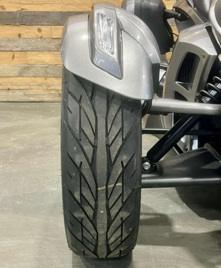 2013 BRP CAN-AM SPYDER ST-S / SE-5 (SEMI-AUTOMATIQUE) + SEULEMENT 30505 KM + CONDITION A1 