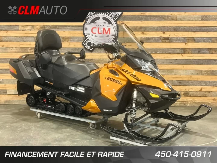 2018 BRP SKI-DOO GRAND TOURING S.E 1200 EFI 4-TEC 137'' + SUSPENSION A AIR + SEULEMENT 6935 KM + RARE & A1 