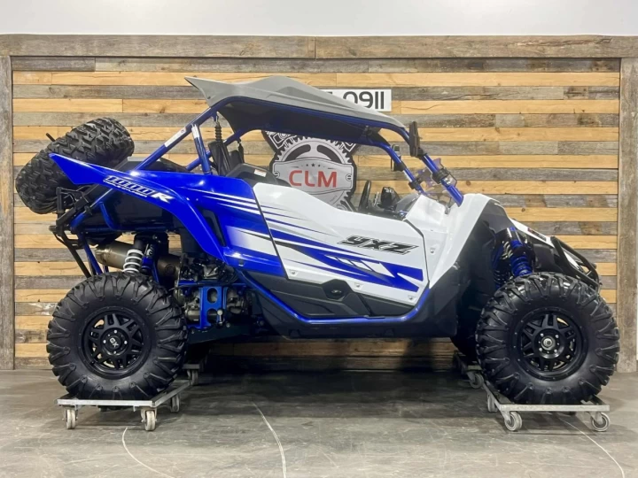2017 YAMAHA YXZ 1000R EFI SS-SPORT SHIFT + EPS + 4X4 + FOX PODIUM X2 + SEULEMENT 4044 KM 