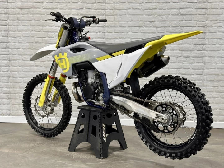 2024 HUSQVARNA TC 250 EFI + 2 TEMPS + MX - MOTOCROSS + SEULEMENT 9. 6 HR + RARE & A1 