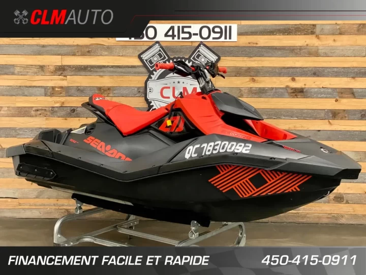 2021 BRP SEA-DOO SPARK TRIXX 2UP + IBR + VTS + SEULEMENT 33 HR + RARE & A1 