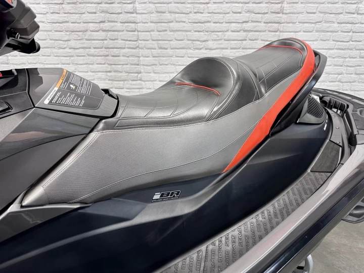 2013 BRP SEA-DOO GTX LIMITED 260 HP I.S = SUSPENSION INTELLIGENTE + IBR + VTS + SEULEMENT 136 HR + 3 PASSAGERS + RARE & A1 