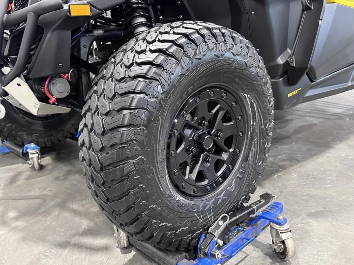 2017 BRP CAN-AM MAVERICK X3 X-DS TURBO 'R' 154 H.P + DPS + 4WD + FOX + 64'' + RARE & CONDITION A1 