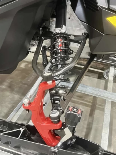 2025 BRP SKI-DOO RENEGADE ENDURO 900 ACE TURBO 130 H.P I.T.C 137'' + REV GEN5 + ECRAN COULEUR 10'' + GPS + AIR RIDE + SEULEMENT 2836 KM 