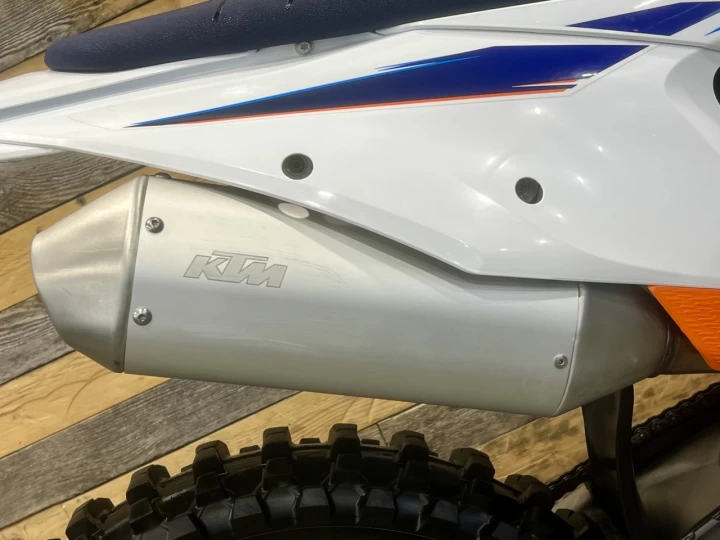 2022 KTM 450 SX-F EFI + SEULEMENT 23 HR + 4 TEMPS + RARE & CONDITION A1 