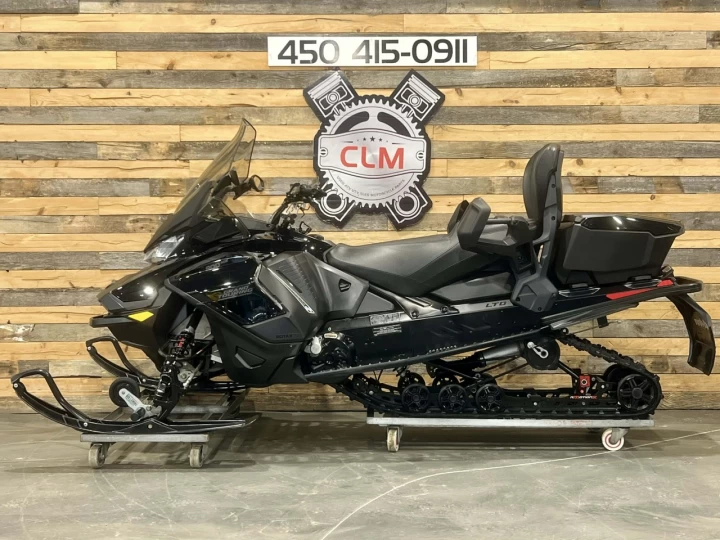 2023 BRP SKI-DOO GRAND TOURING LIMITED 900 ACE EFI + ITC + 137'' QUIET DRIVE + SUSPENSION A AIR _ BAS KM 6805 KM 