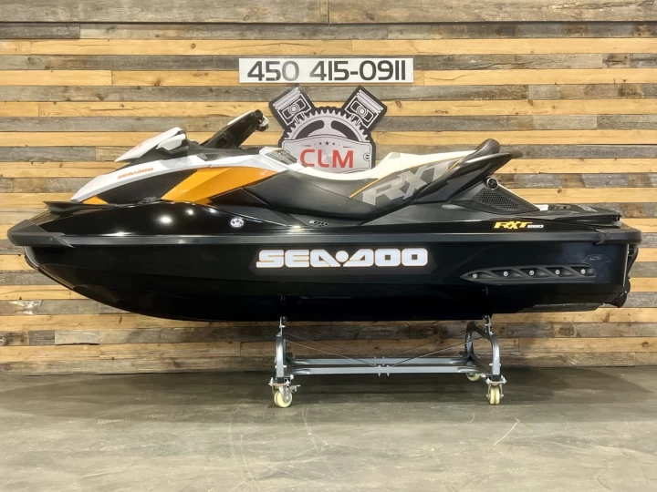 2012 BRP SEA-DOO RXT 260 HP IS = SUSPENSION INTELLIGENTE + SEULEMENT 117 HR + 3 PASSAGERS + MODELE RARE + 