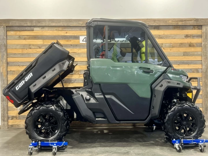 2024 BRP CAN-AM DEFENDER CAB HD-9 EFI + 4X4 + D.P.S + SEULEMENT 6972 KM + RARE & CONDITION A1 