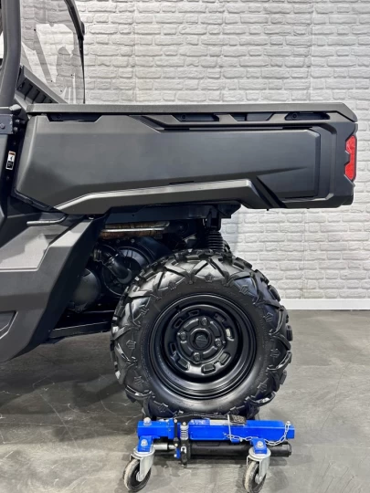 2017 BRP CAN-AM DEFENDER HD-5 EFI + 4WD + DPS + 3 PASSAGERS + SEULEMENT 4697 KM + RARE & PROPRE 