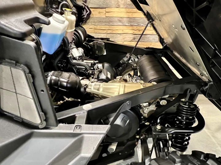 2018 BRP CAN-AM DEFENDER XT HD-10 + 4WD + DPS + BEAUCOUP D'ÉQUIPEMENTS $$$ + RARE & A1 