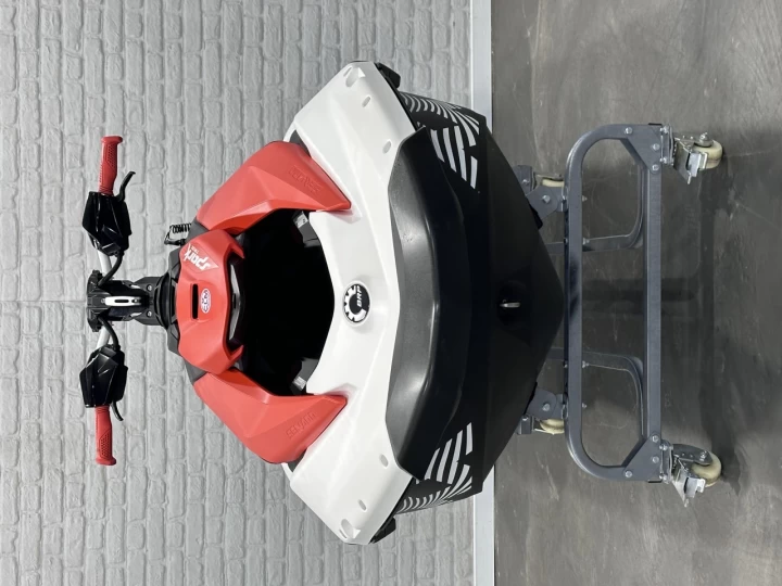 2024 BRP SEA-DOO SPARK TRIXX 3UP + IBR + VTS + SEULEMENT 31 HR + RARE & A1 