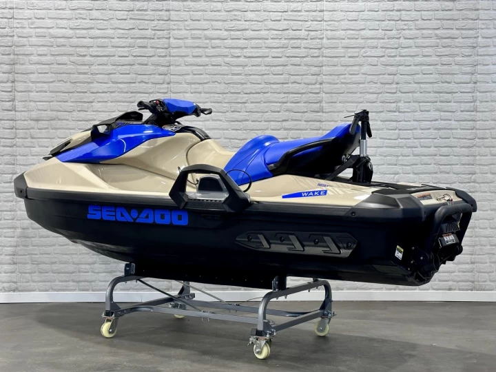 2025 BRP SEA-DOO EDITION WAKE 170 H.P + IBR + VTS + IDF + TOUR & RACK + 3 PASSAGERS + RARE 