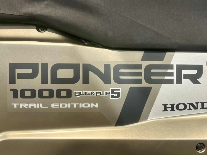 2024 HONDA PIONEER5 1000 TRAIL EDITION + QUICK FLIP 5 PASSAGERS + EPS + 4X4 + RARE & CONDITION A1 