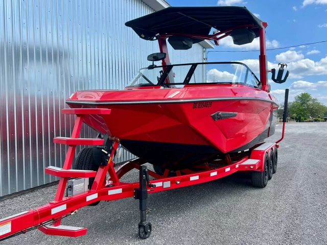 SUPER AIR NAUTIQUE G23 + TOUTES OPTIONS $$$ + REMORQUE DLX + SEULEMENT 105 HR  2022