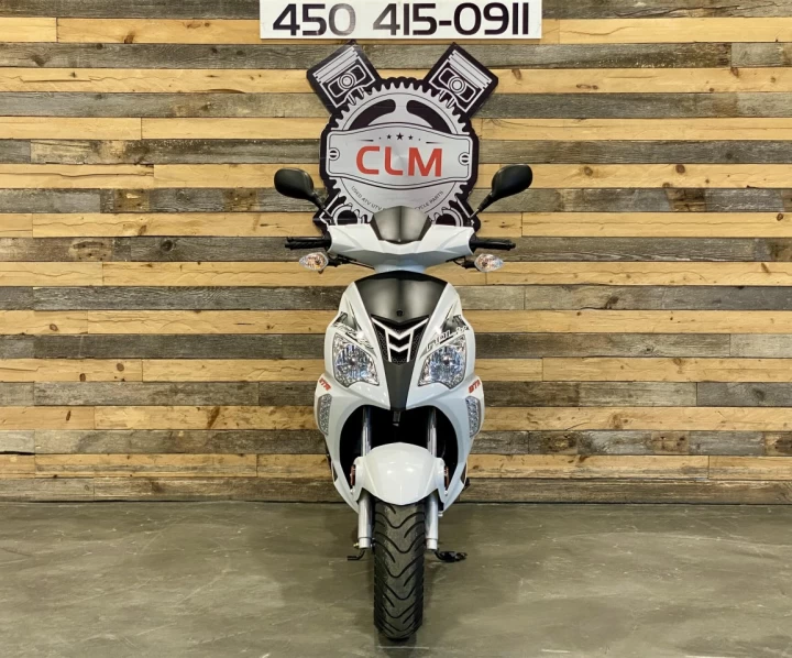 2023 ADLY GTA SCOOTER 49 cc / 2 TEMPS / 350 KM SEULEMENT 